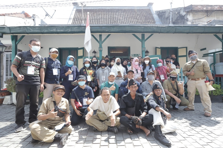 Roodebrug Soerabaia Susuri Jejak Soekarno Pakai Sepur Kelinci